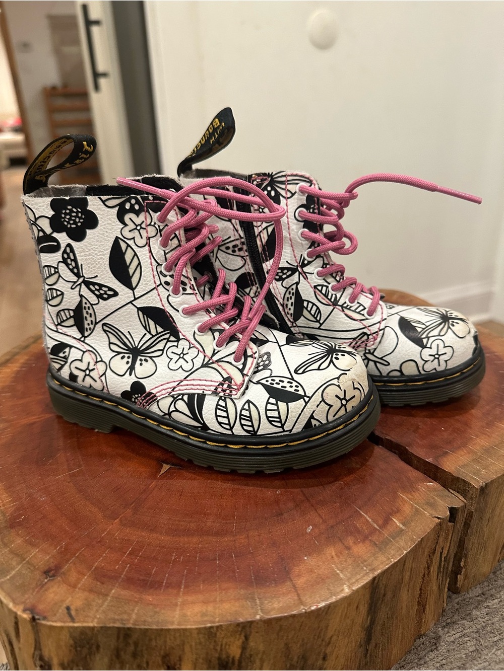 Dr. Martens RARE Meadow Pascal Boots with Pink Laces